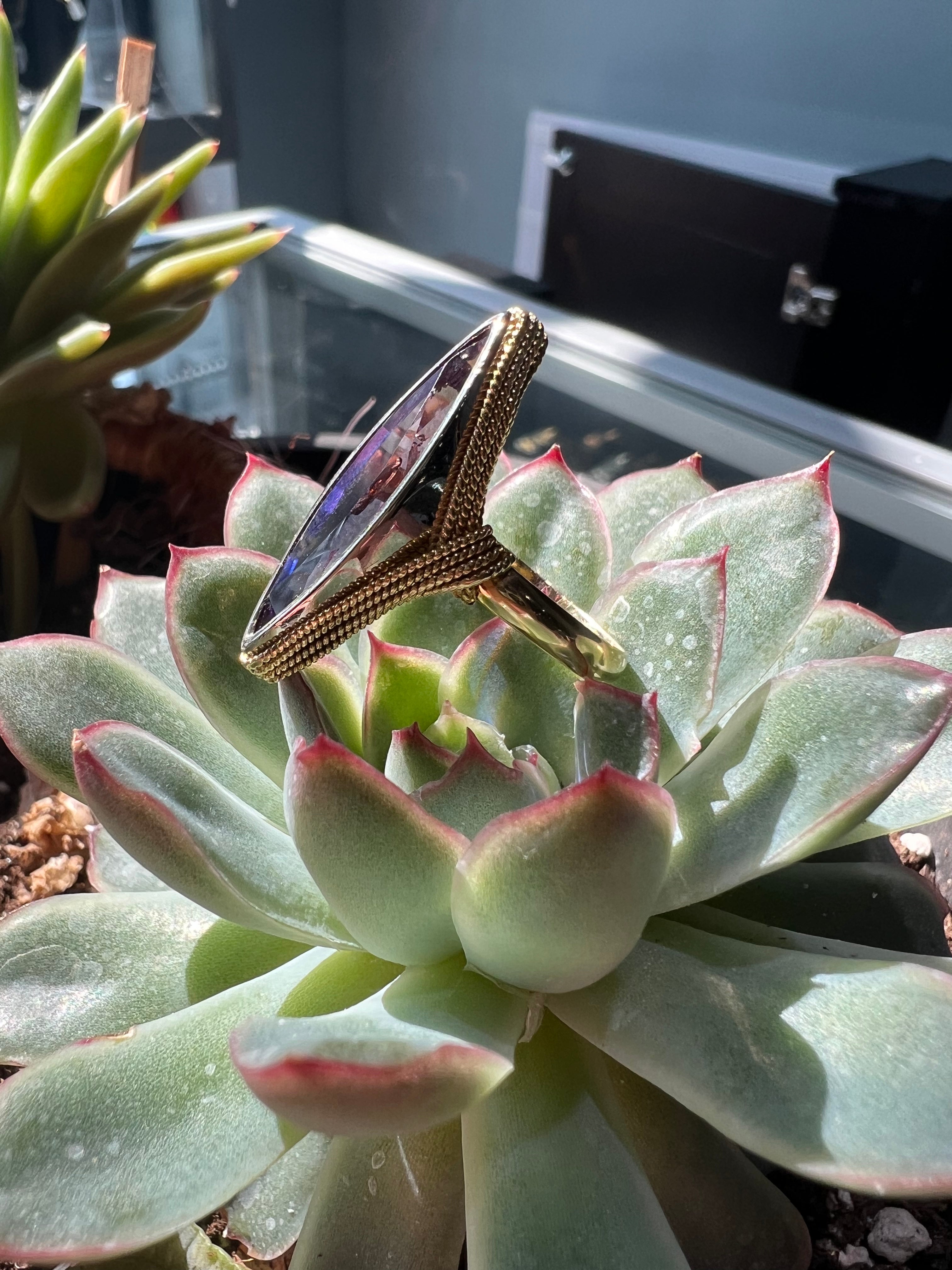 Vintage 18k Synthetic Alexandrite Ring